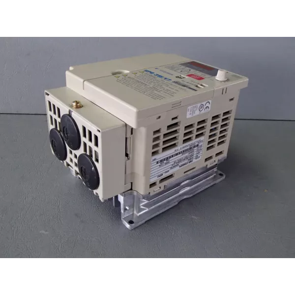 YASKAWA  CIMR-V7AM40P4