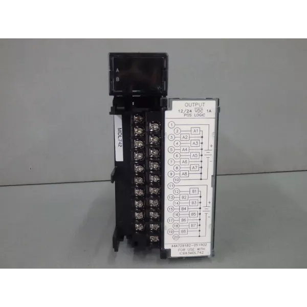 GE FANUC  IC693MDL742