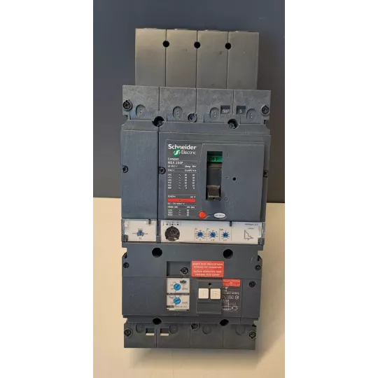 SCHNEIDER  LV431408 + LV431536