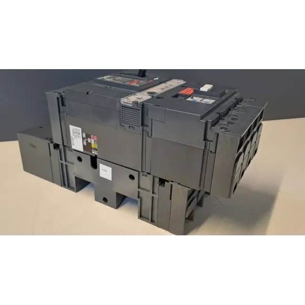SCHNEIDER  LV431408 + LV431536