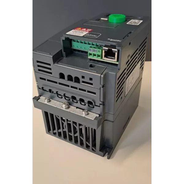 SCHNEIDER  ATV320U07N4C