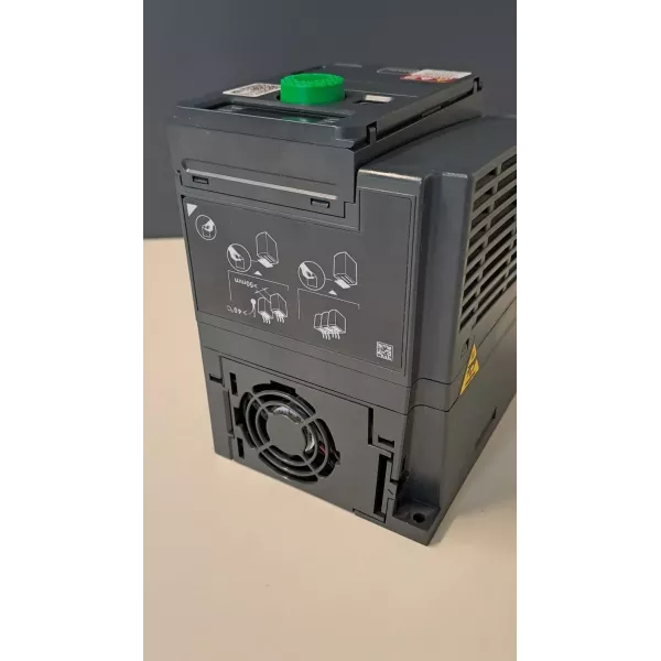 SCHNEIDER  ATV320U07N4C