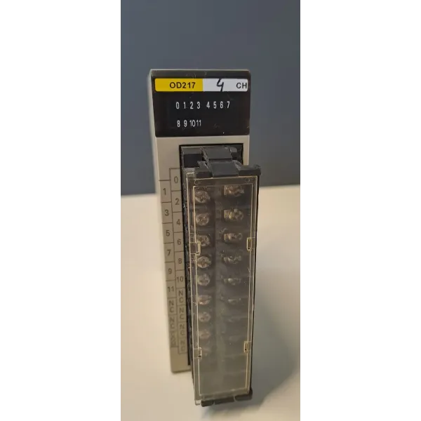 OMRON  C200H-OD217