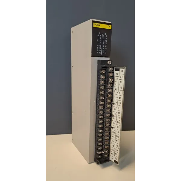 OMRON  C500-OC224-E