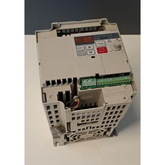 YASKAWA  CIMR-J7ACB1P5