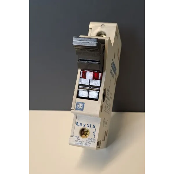 TÉLÉMÉCANIQUE  DF6-AB08