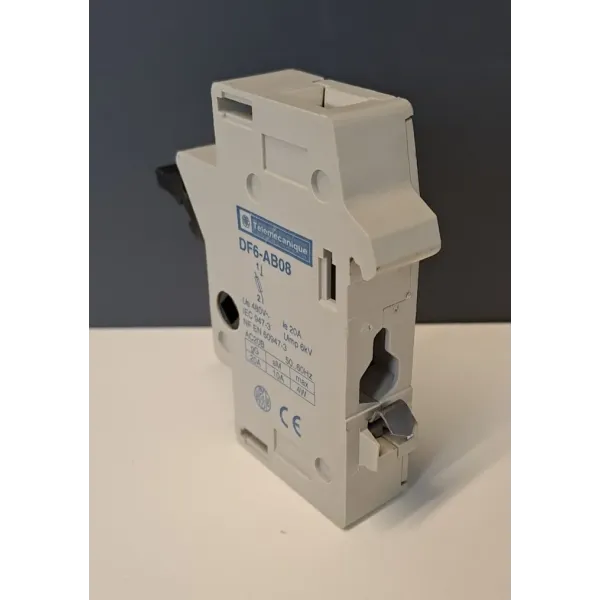 TÉLÉMÉCANIQUE  DF6-AB08