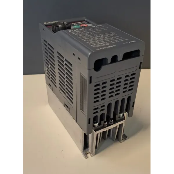 MITSUBISHI  FR-D720S-025SC-EC