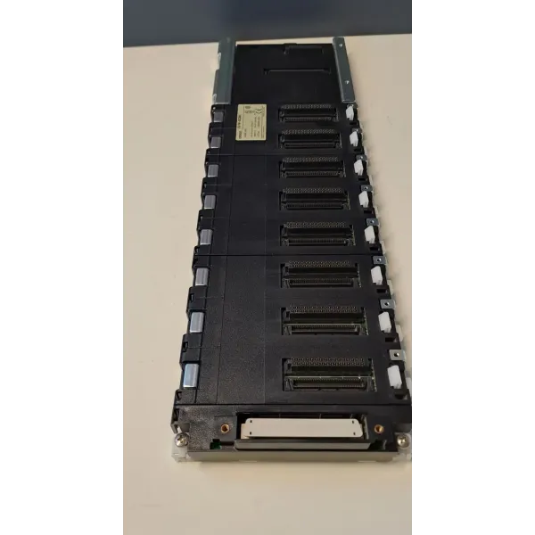 OMRON  CS1W-BC083