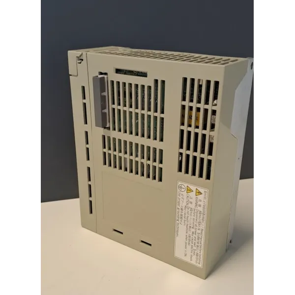 YASKAWA  SGDH-02AE