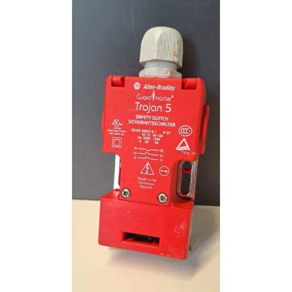 ALLEN BRADLEY  440K-T11118
