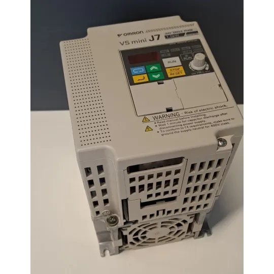 YASKAWA  CIMR-J7AZB1P5