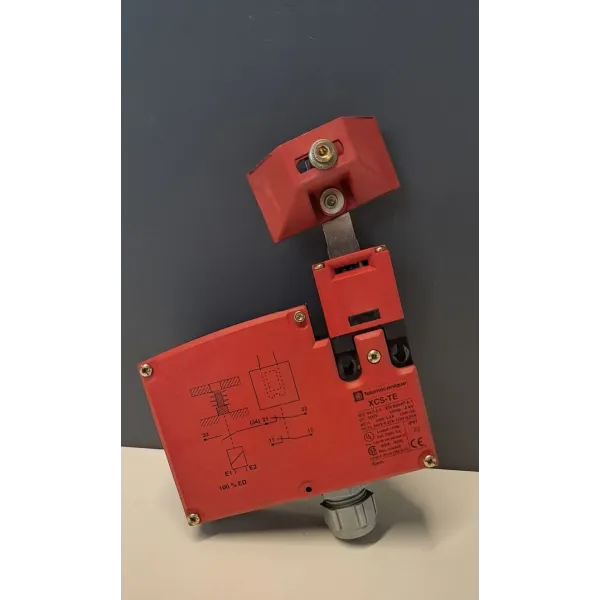 TÉLÉMÉCANIQUE  XCS-TE7511