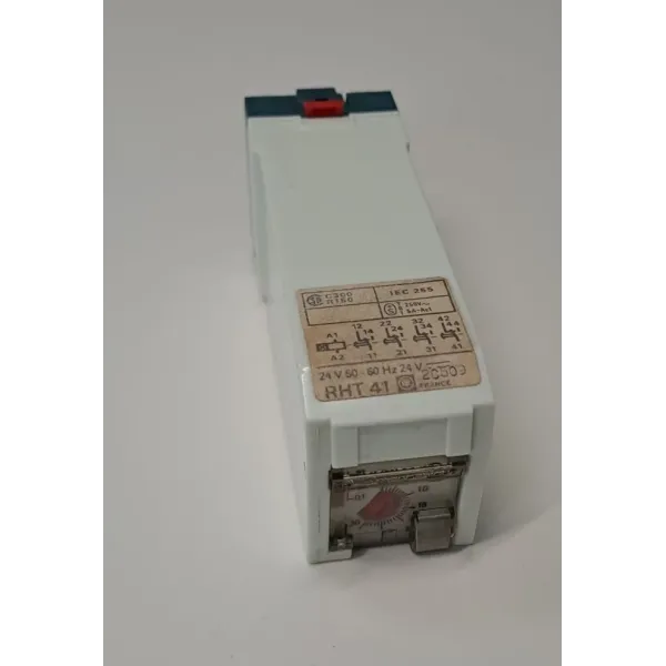 TÉLÉMÉCANIQUE  RHT41 24V