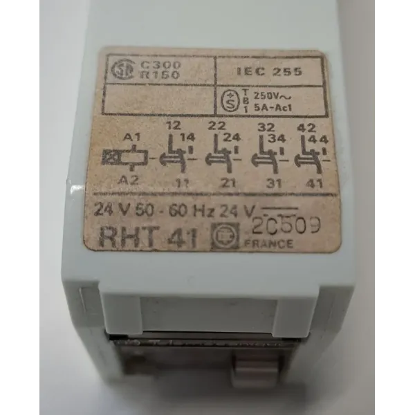 TÉLÉMÉCANIQUE  RHT41 24V