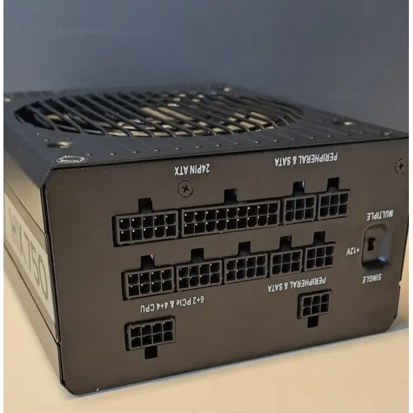 CORSAIR HX750