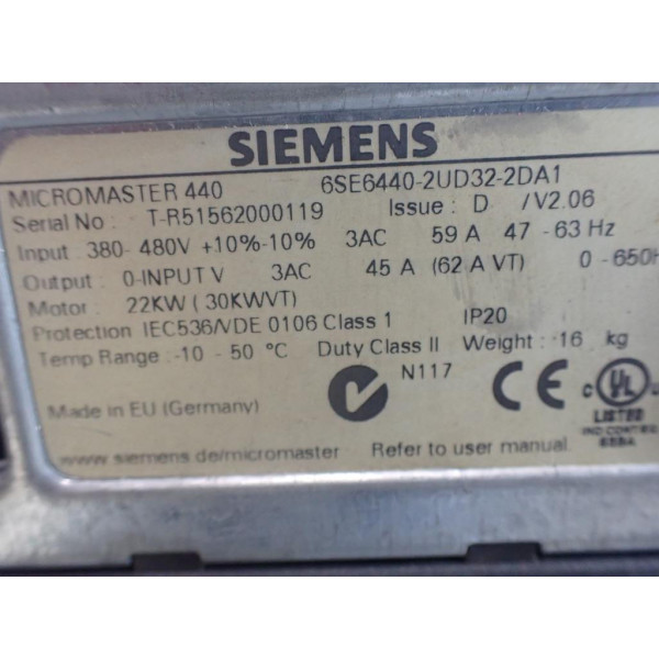 SIEMENS 6SE6440-2UD32-2DA1