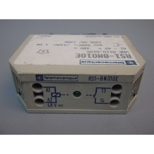 TÉLÉMÉCANIQUE  RS1-BN010E